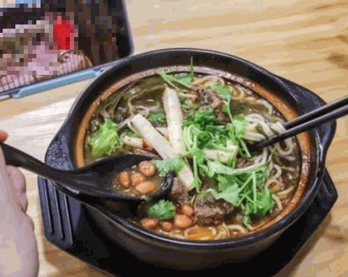 伊碗香砂鍋加盟