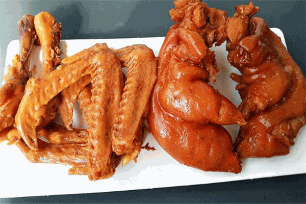 衙飯兒辣鹵加盟