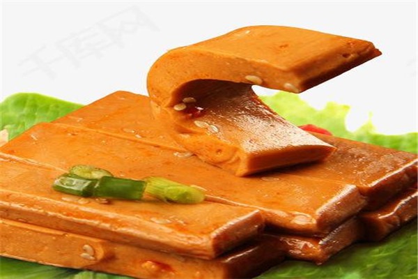 大嘴巴零食加盟
