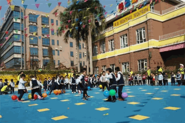 快樂時(shí)光幼兒園加盟