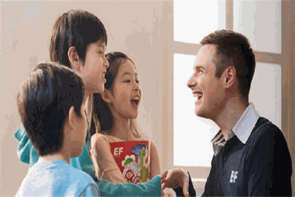 英傳教育英語培訓加盟