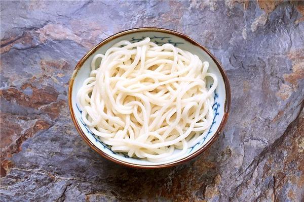 盧小七辣醬拌面加盟