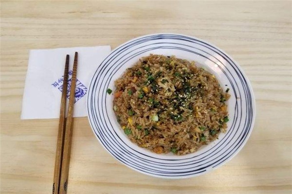 鹵板炒飯加盟