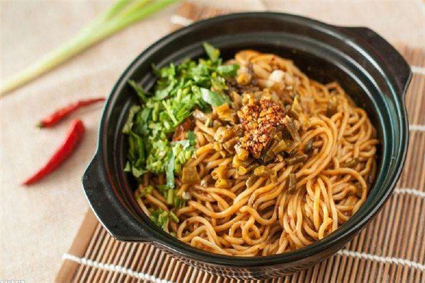 布谷布谷熱干面加盟