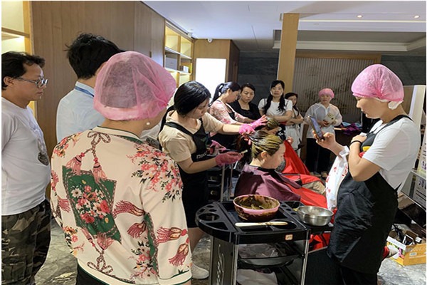 帝闊植物養發館加盟