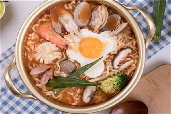 泡面煮播泡面小食堂加盟