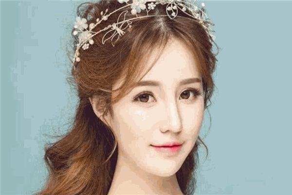 富源美容美發(fā)加盟