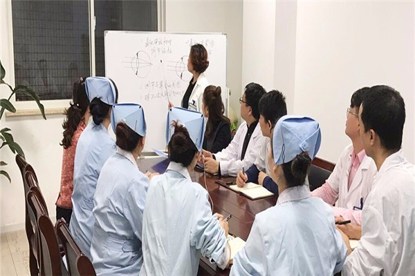 譽康視光視力恢復(fù)加盟