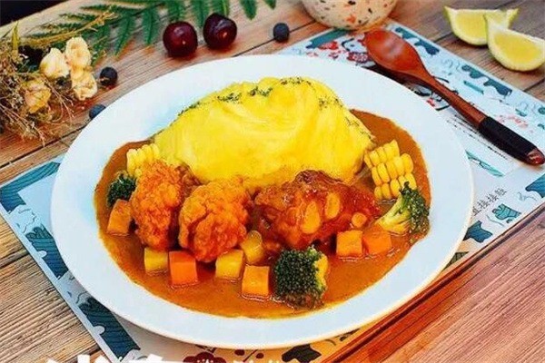 池奈咖喱蛋包飯加盟