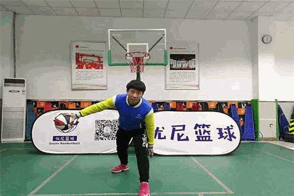 優尼籃球加盟