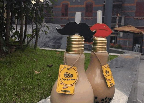 100瓦電燈泡奶茶