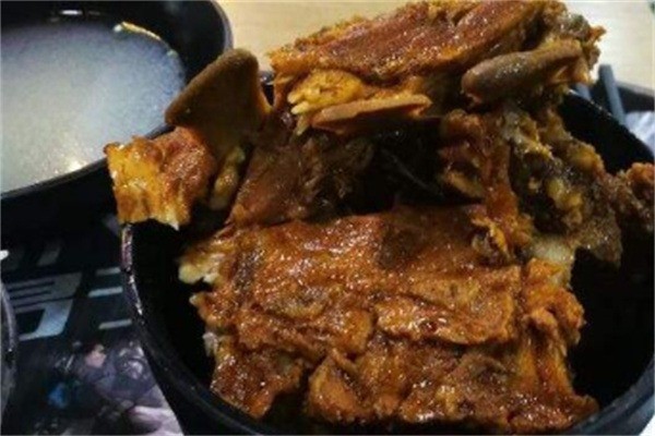 小豬哥排骨飯加盟