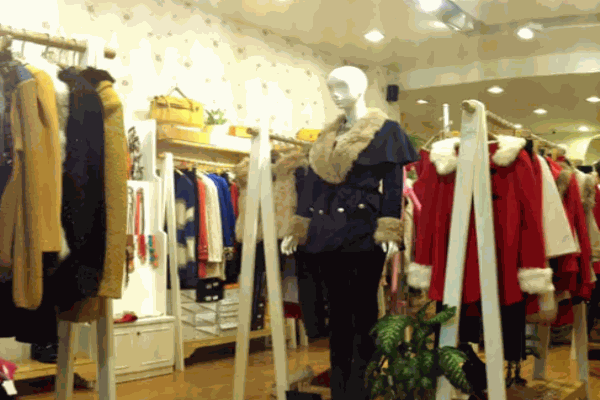 布衣港女裝加盟