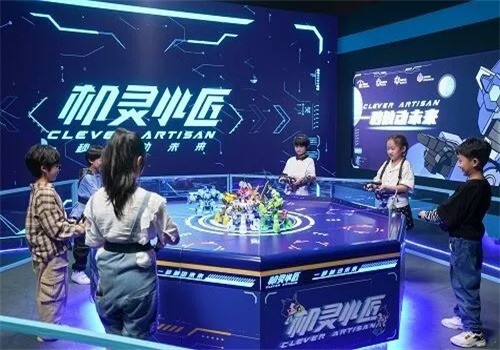 機靈小匠格斗機器人加盟