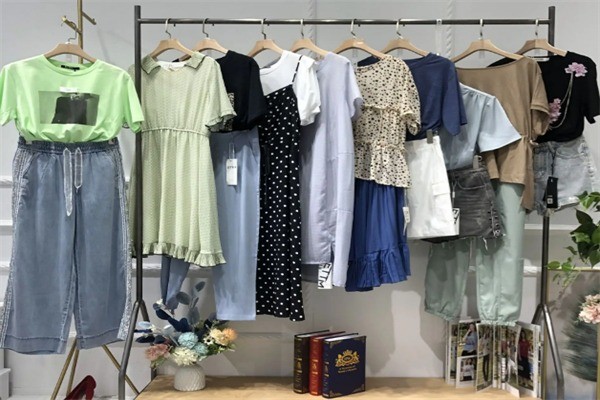 愛霆品牌服裝加盟