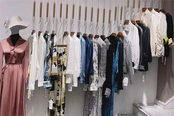 梵敘女裝折扣店加盟