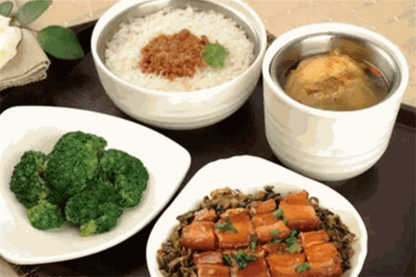 原盅蒸飯煲仔飯加盟