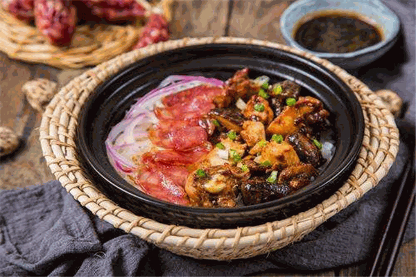 煲煲大人煲仔飯加盟