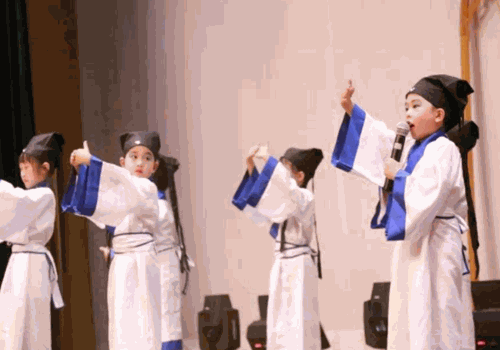 清華大學(xué)國(guó)學(xué)班加盟