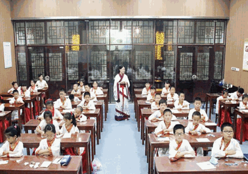 清華大學(xué)國(guó)學(xué)班加盟