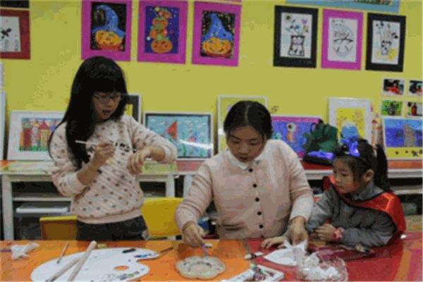 藝彩橙國際少兒美術