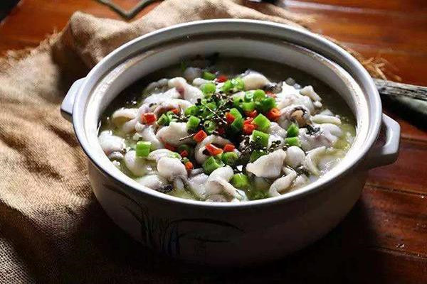 菲嘗酸菜魚(yú)