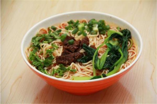 明彪新農牛肉面加盟