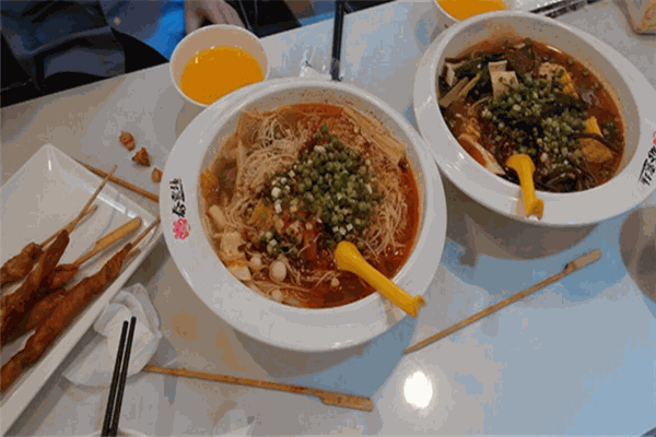 泰霸猛現(xiàn)涮簡餐加盟