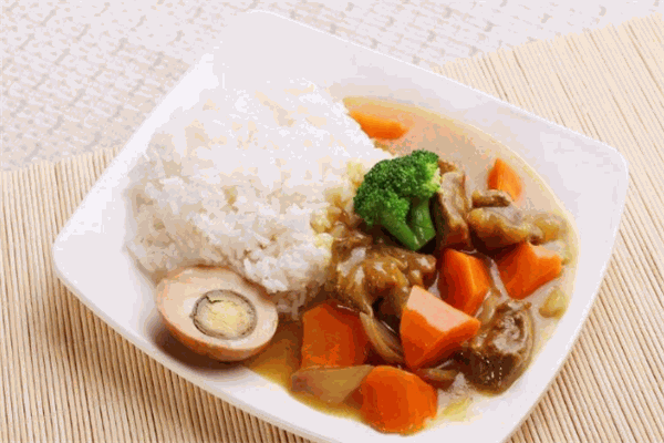 偶拌牛肉飯加盟