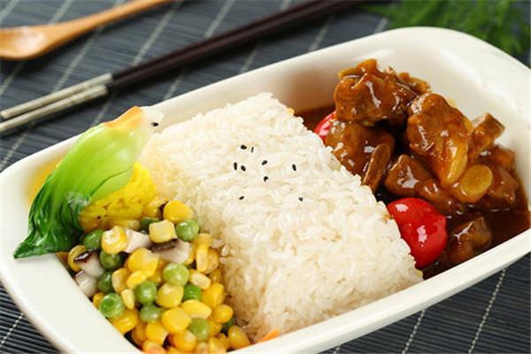 寶福榮排骨米飯加盟