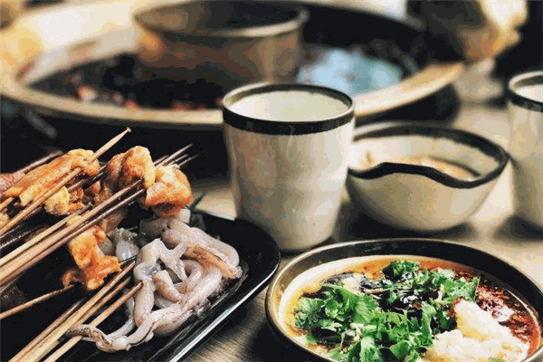 八婆功夫麻辣館加盟