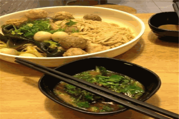 夾揀成廚麻辣燙加盟