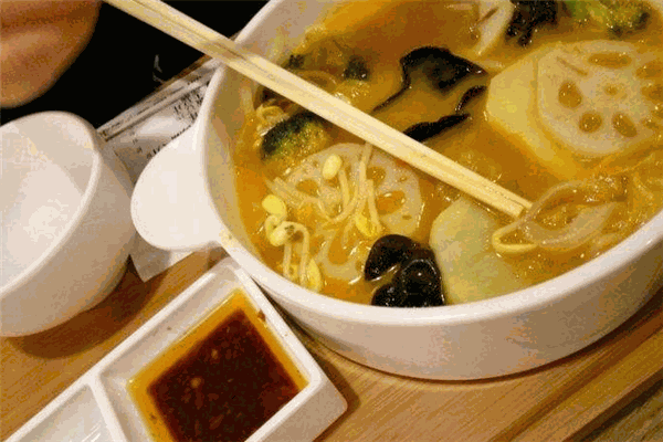 夾揀成廚麻辣燙加盟