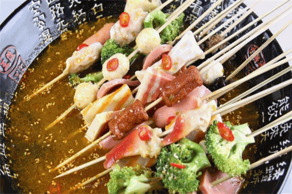 仟味阿婆串串香加盟