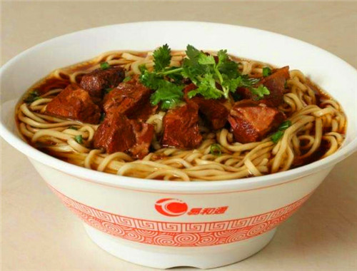 易和通牛肉面加盟