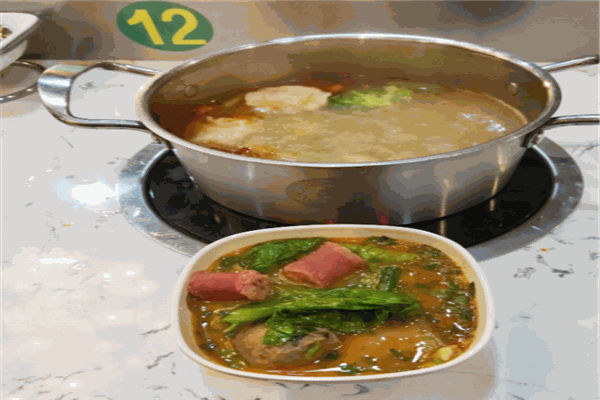 食尚客旋轉小火鍋加盟