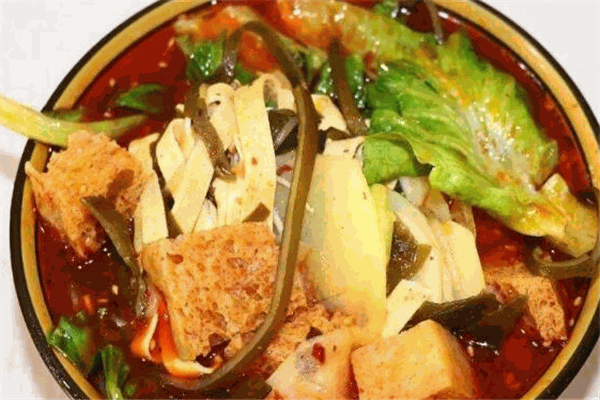臻湯麻辣燙加盟