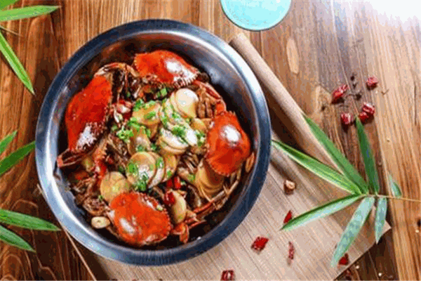 鉗小廚肉蟹煲