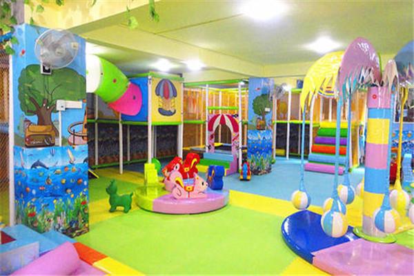 小玩子兒童樂園加盟