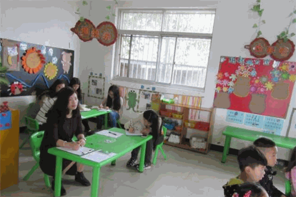 樂(lè)貝爾幼兒園加盟