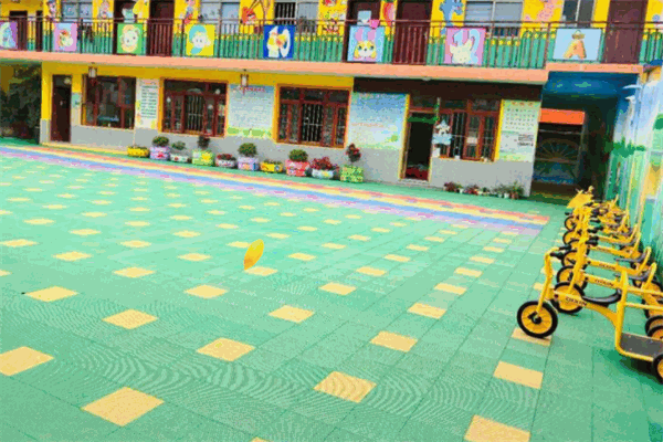 環(huán)城幼兒園加盟