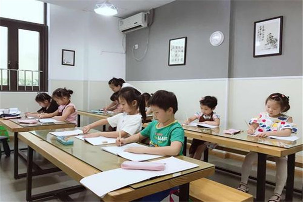 白石書法繪畫藝術培訓中心加盟