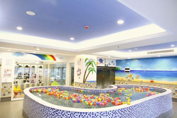 網億孕嬰童嬰兒游泳館加盟