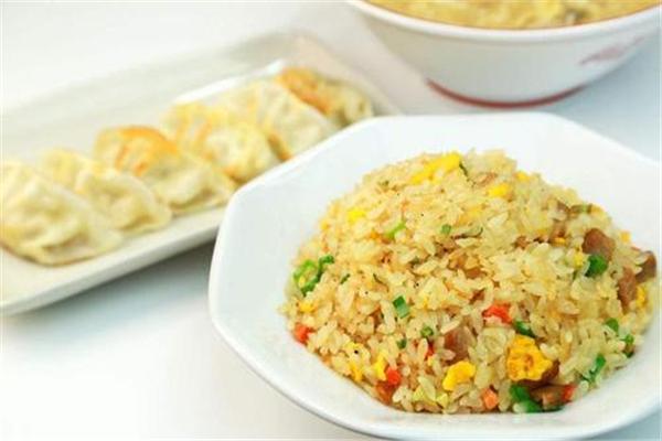 畫生活炒飯小姐