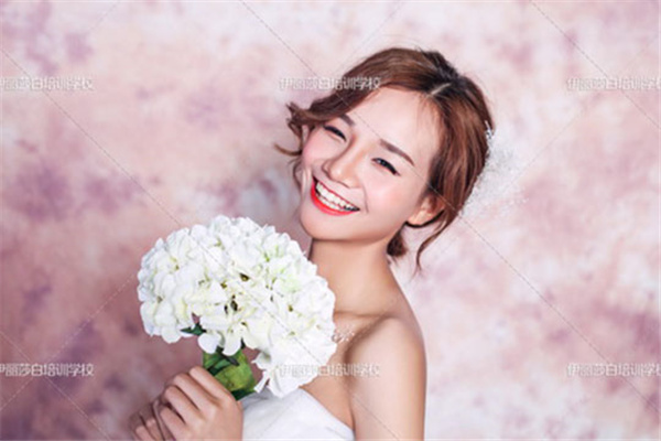 伊麗莎白美容學校加盟