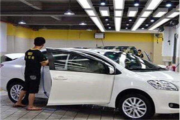 車(chē)保姆汽車(chē)美容加盟