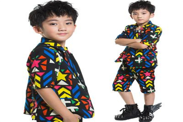 七個(gè)小朋友童裝加盟
