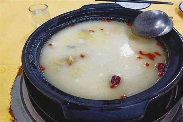 偉記豬肚雞加盟