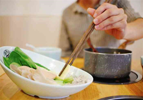 仿客潮汕豬肚雞湯加盟