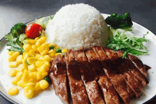 至尊椒香牛排飯加盟